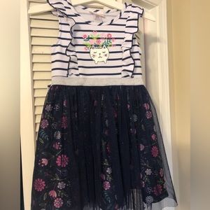 Girls adorable dress size 6